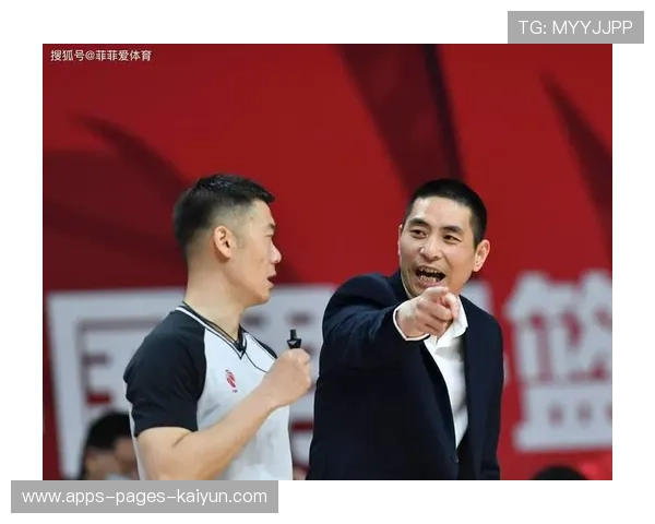 CBA主帅怒摔战术板引发轩然大波：真相背后隐藏的竞技激情与管理智慧